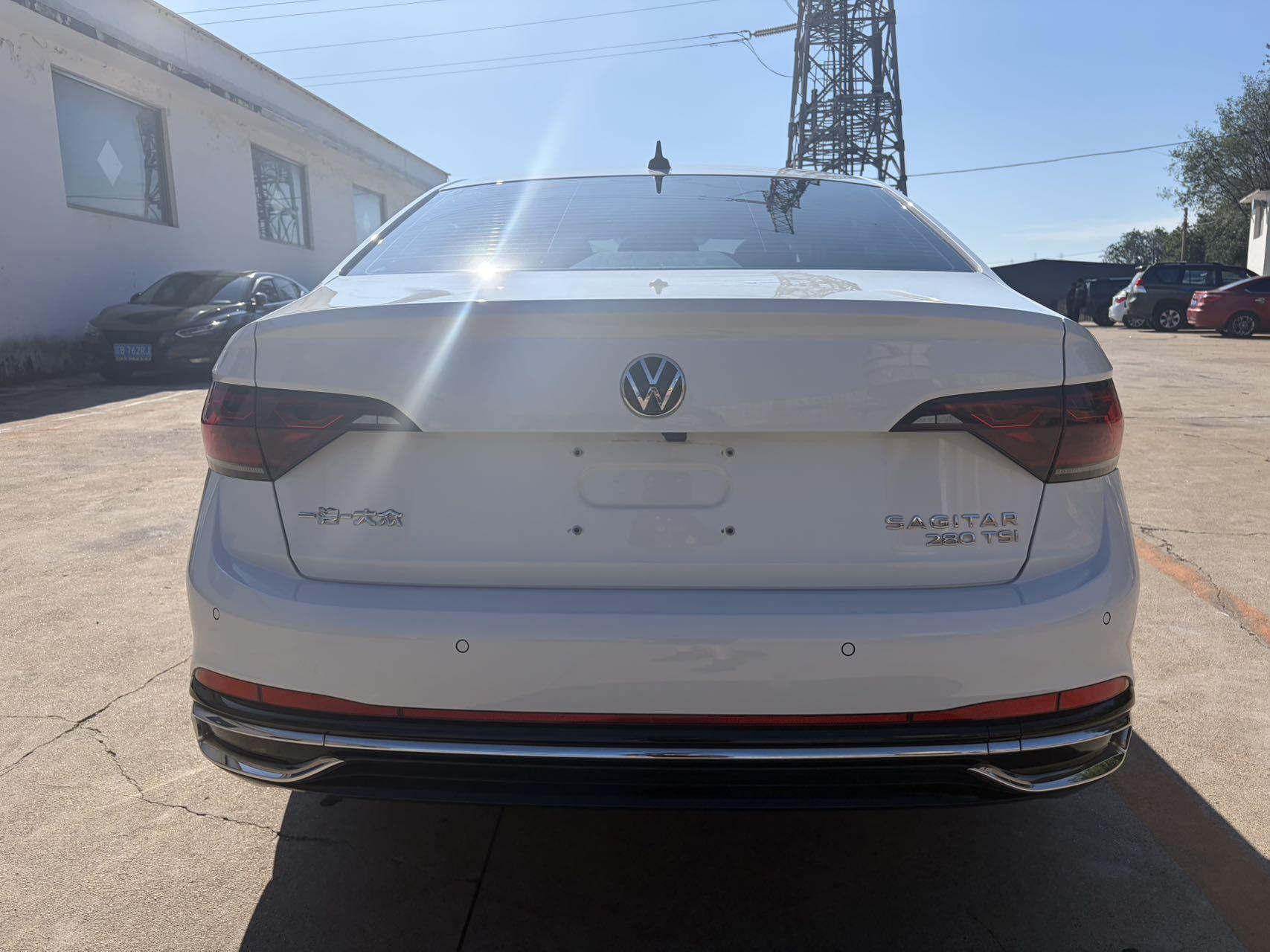 Volkswagen Sagitar 2023 thumb 3