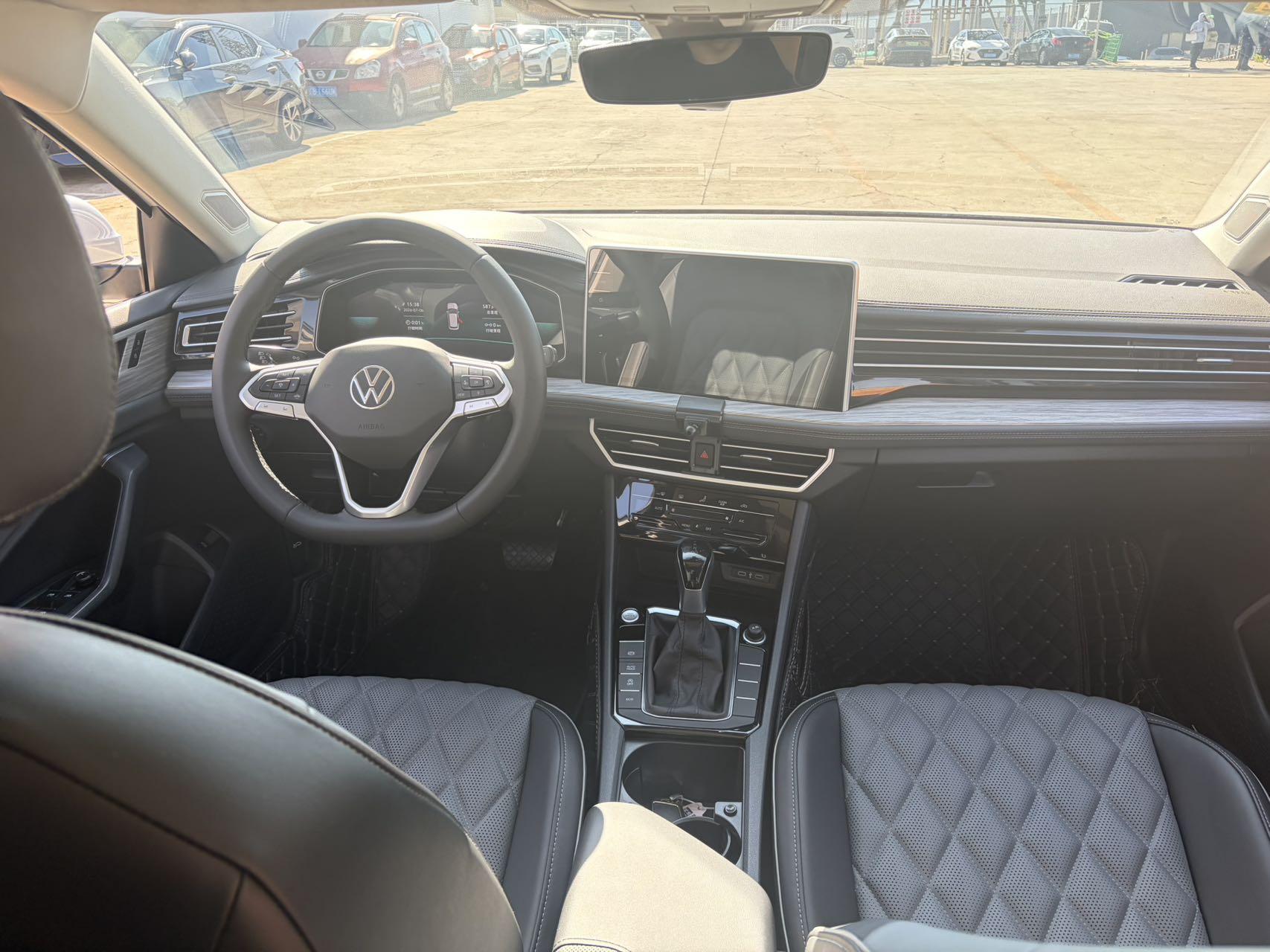 Volkswagen Sagitar 2023 thumb 5