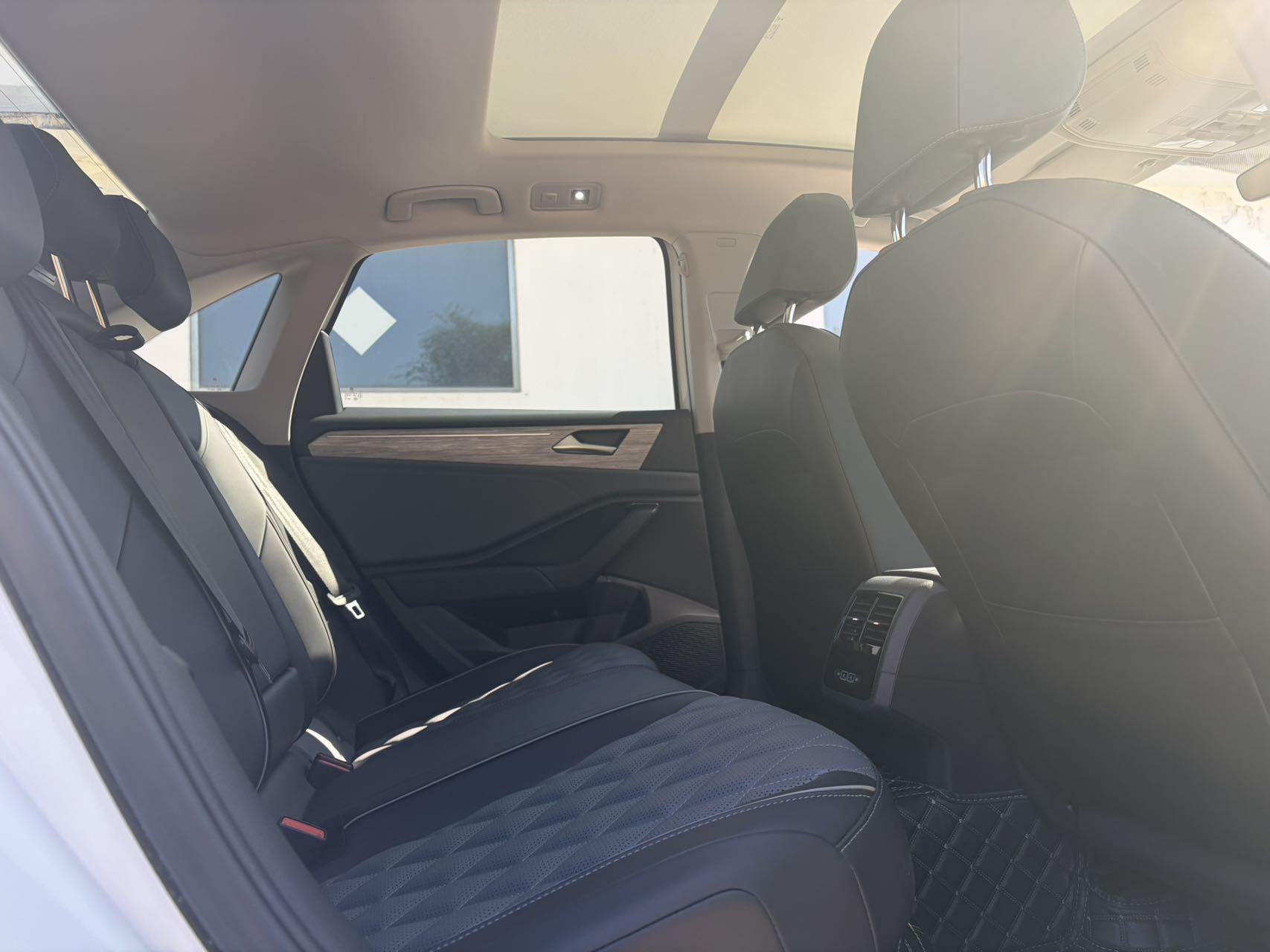 Volkswagen Sagitar 2023 thumb 7