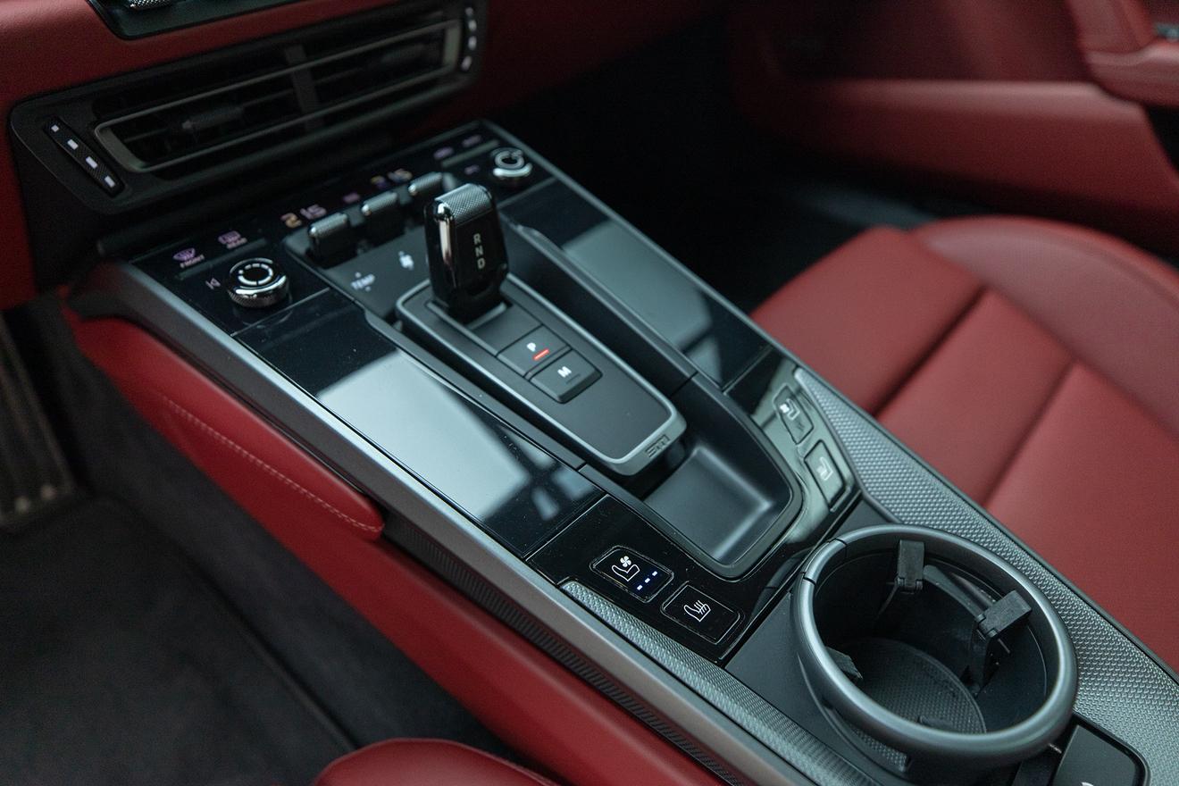 Porsche 911 2022 thumb 11