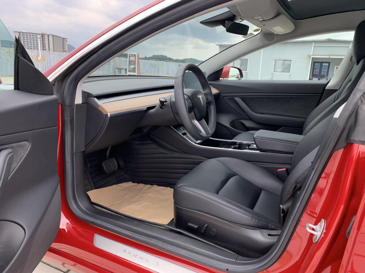 Tesla Model 3 2019 thumb 6