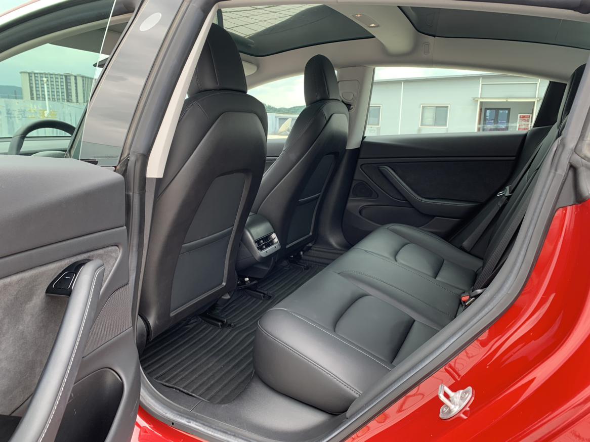 Tesla Model 3 2019 thumb 7