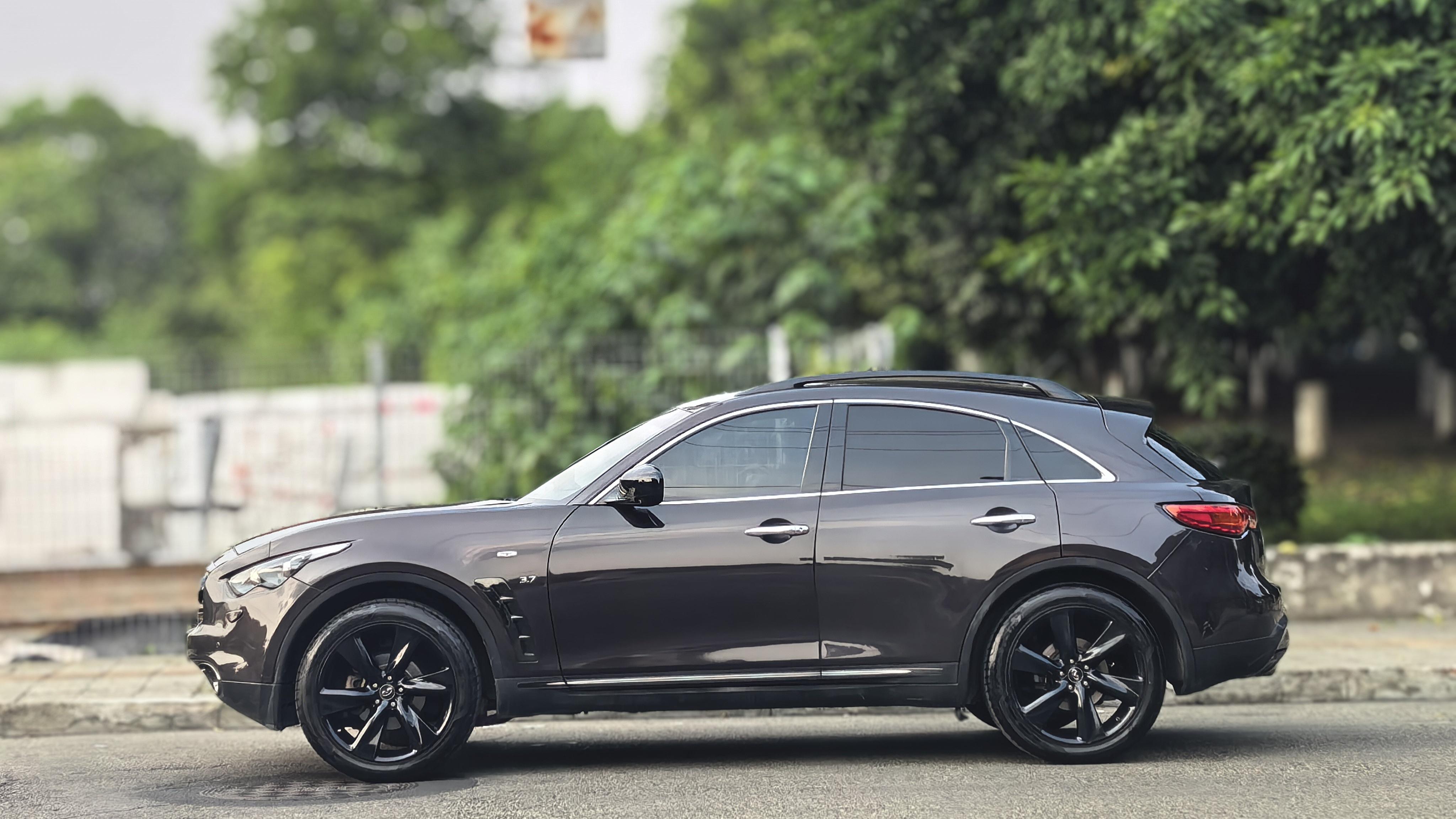 Infiniti QX70 2015 thumb 2