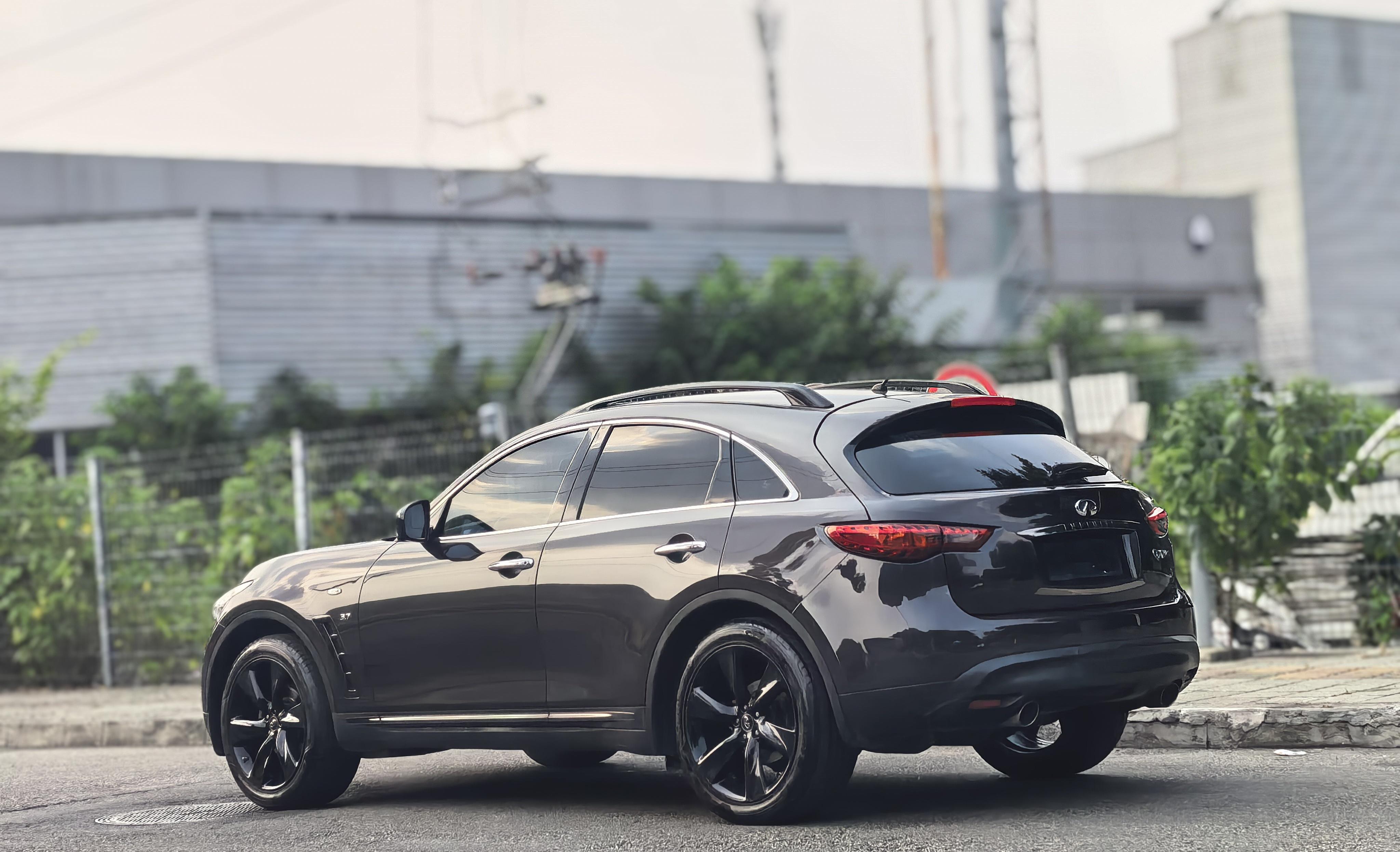 Infiniti QX70 2015 thumb 3