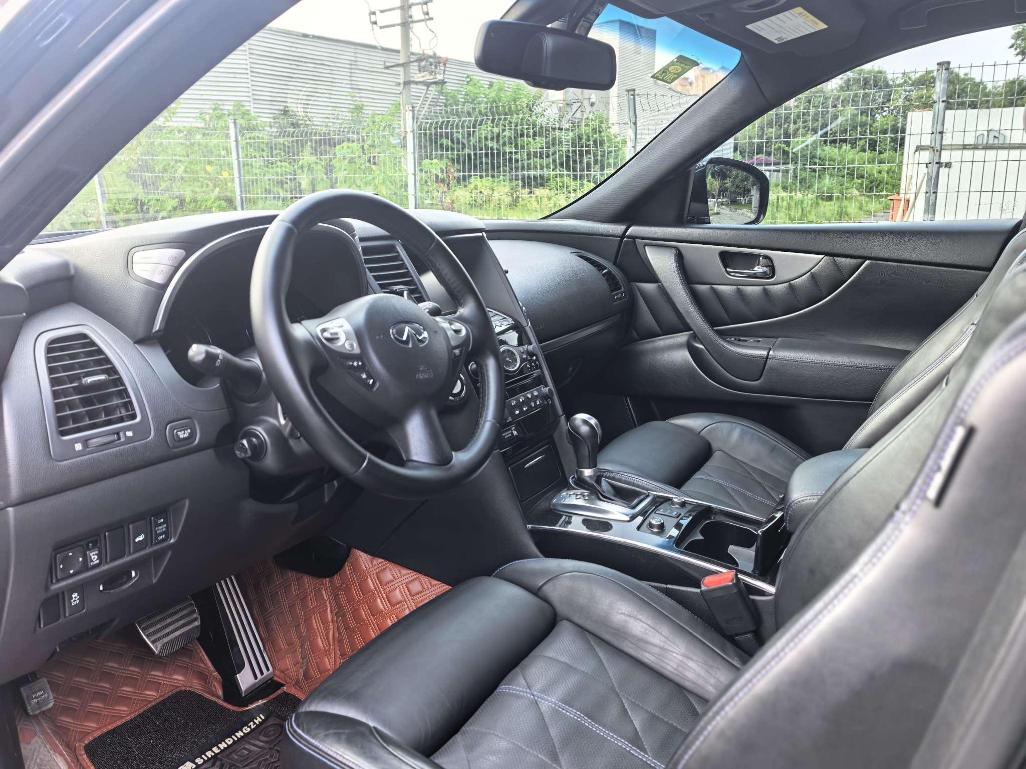 Infiniti QX70 2015 thumb 12