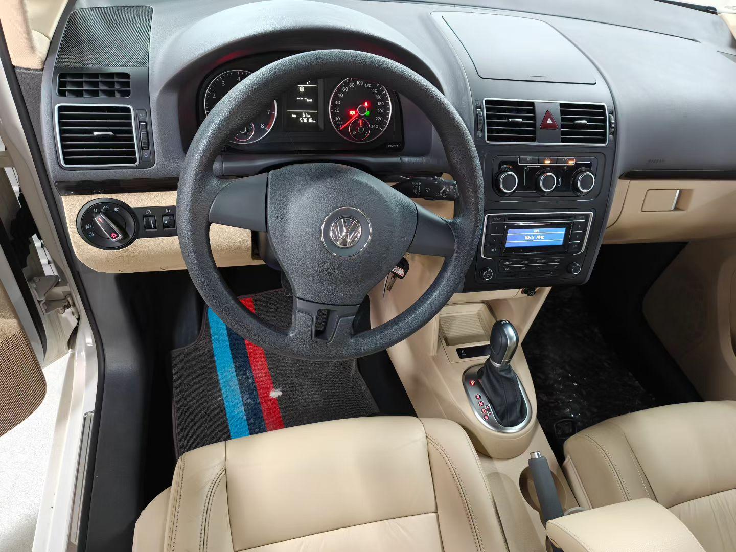 Volkswagen Touran 2015 thumb 6