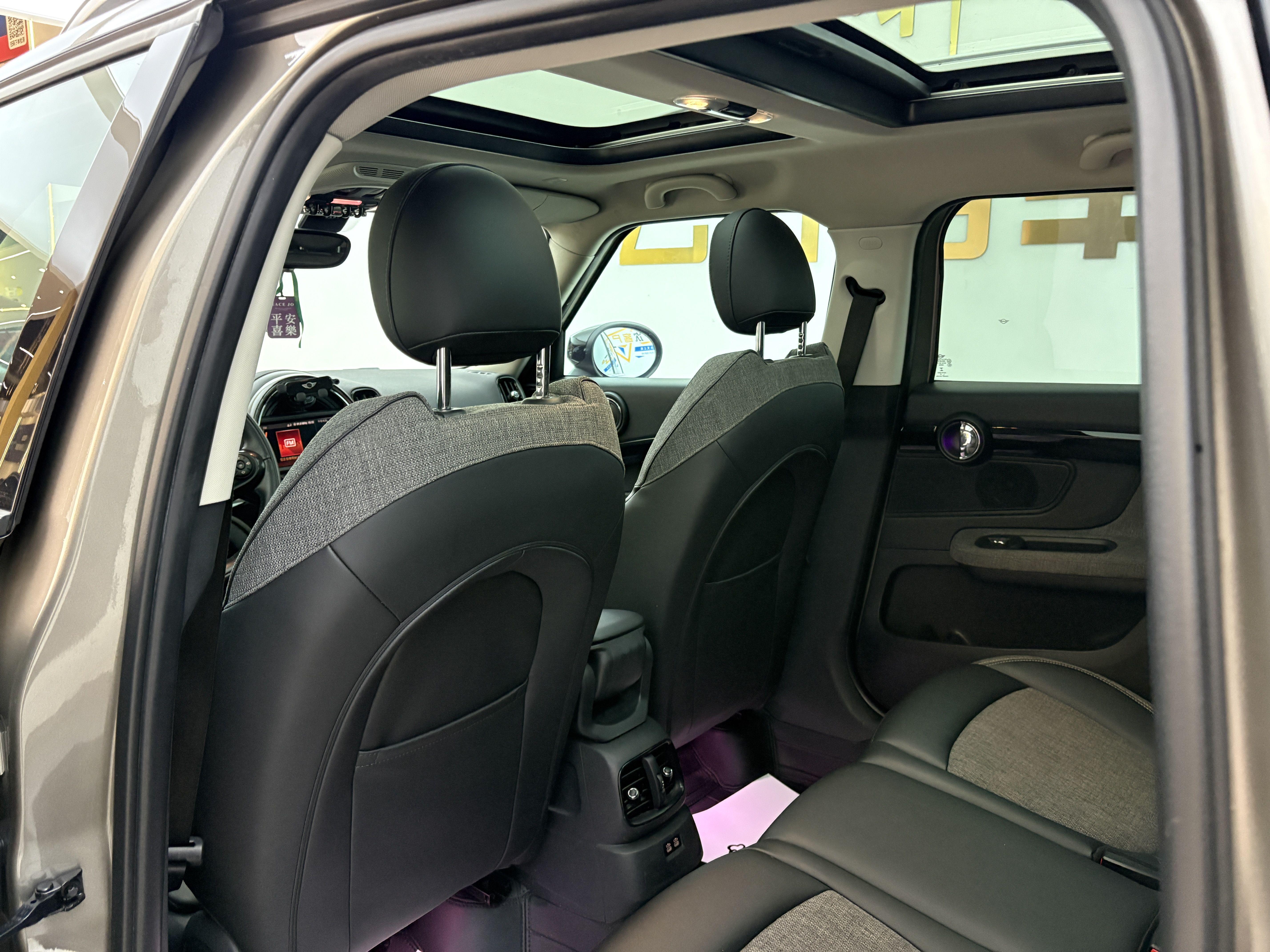 Mini Countryman 2019 thumb 11