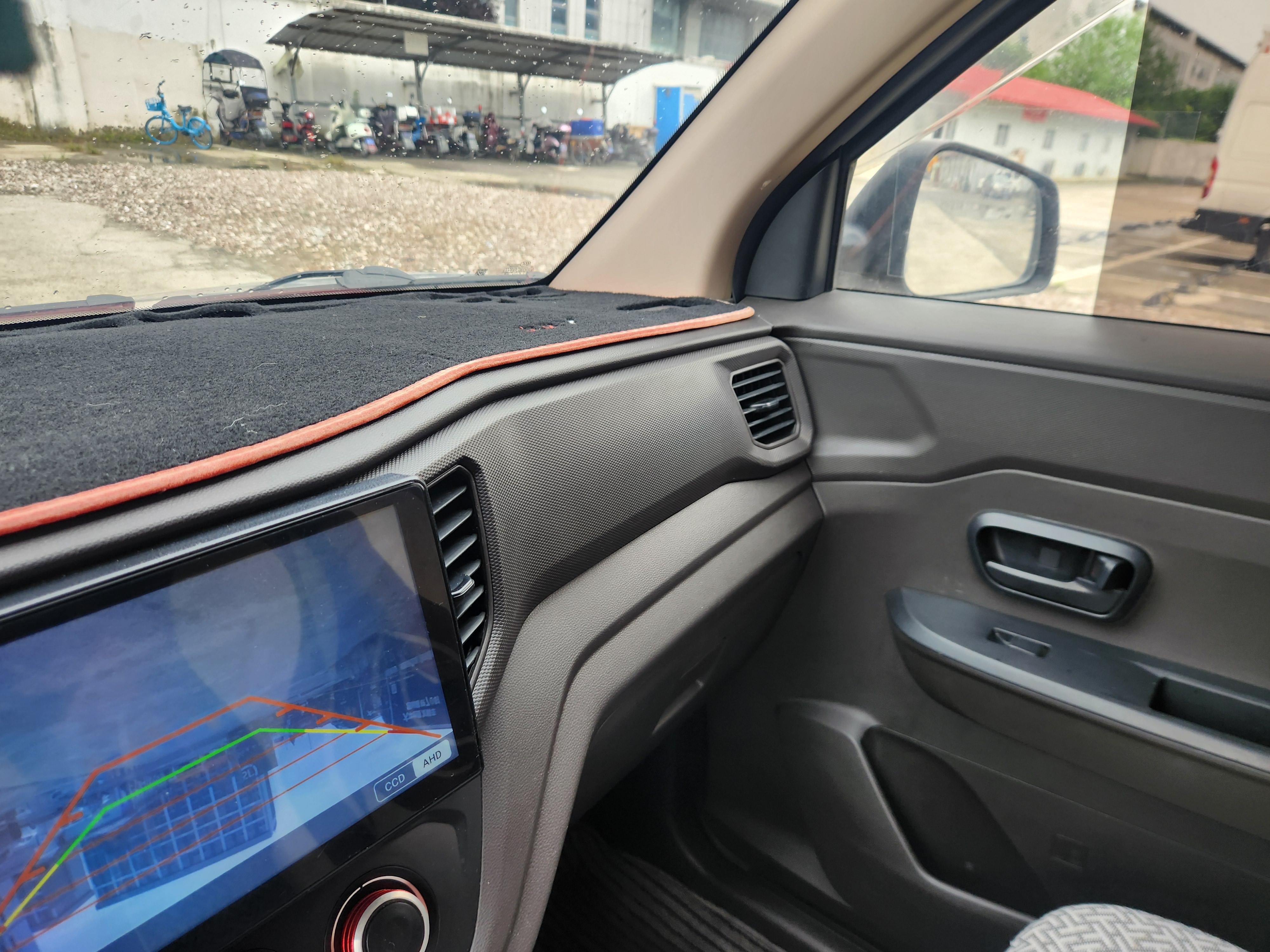 Wuling Hong Guang V 2021 thumb 6