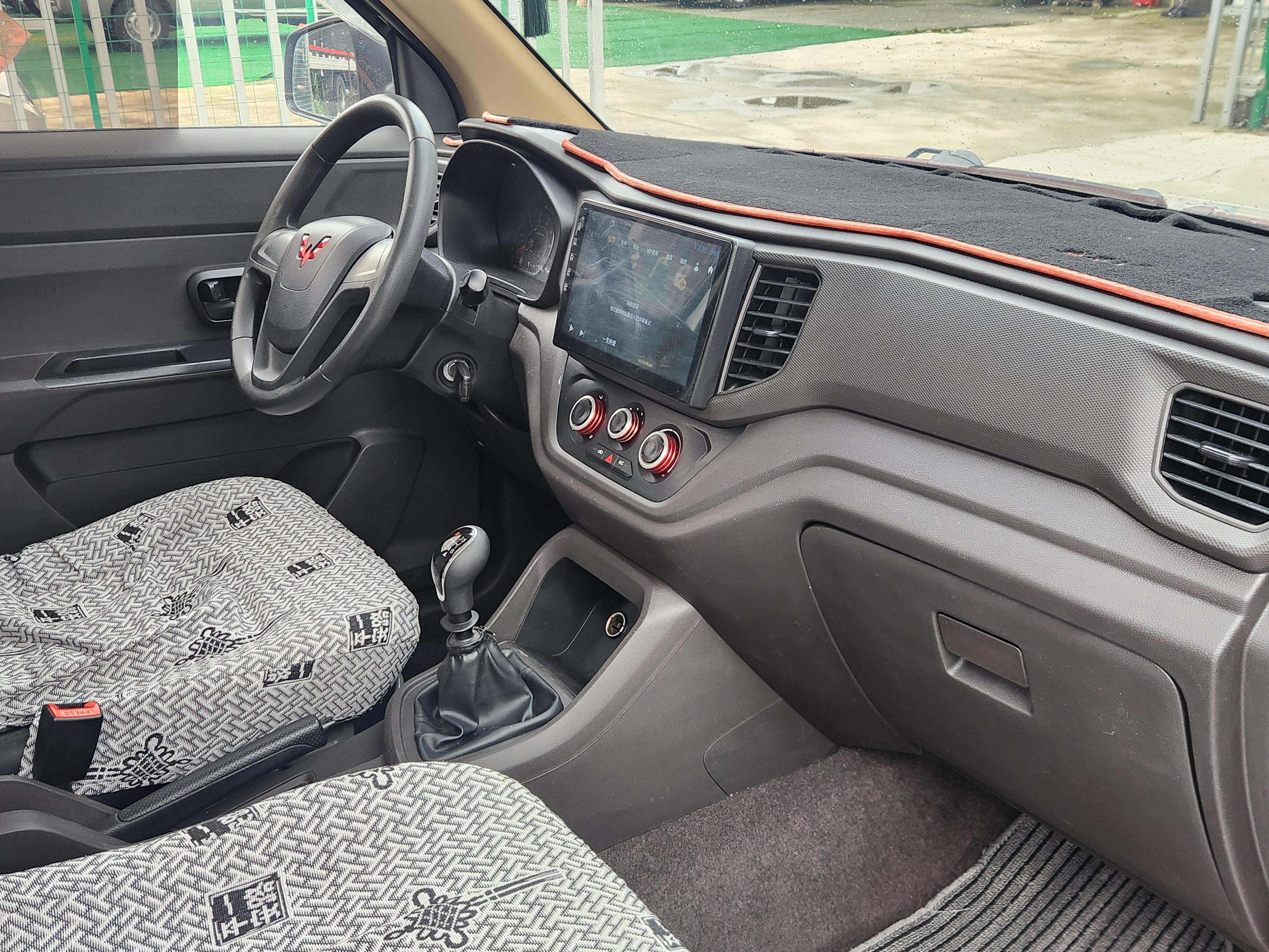 Wuling Hong Guang V 2021 thumb 8