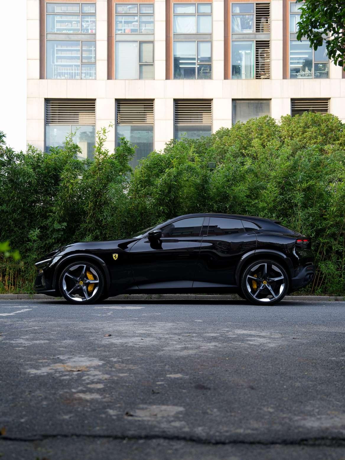 Ferrari Purosangue 2023 thumb 4