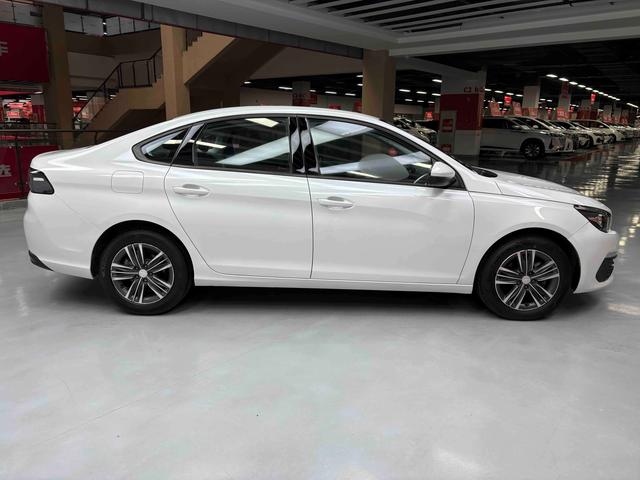 Peugeot 308 2016 thumb 6