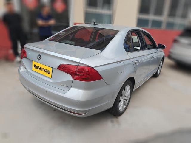 Volkswagen Bora 2016 thumb 2
