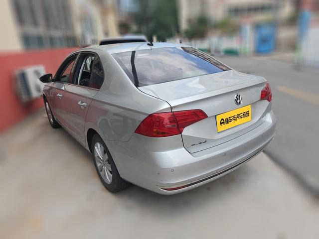 Volkswagen Bora 2016 thumb 4