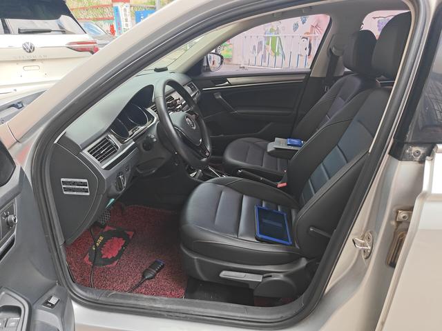 Volkswagen Bora 2016 thumb 5