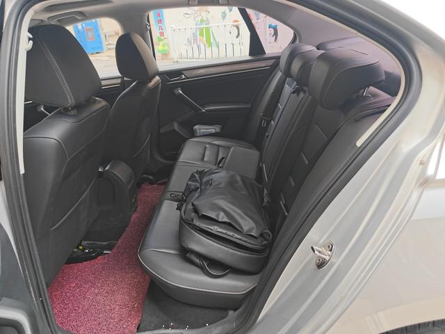 Volkswagen Bora 2016 thumb 7