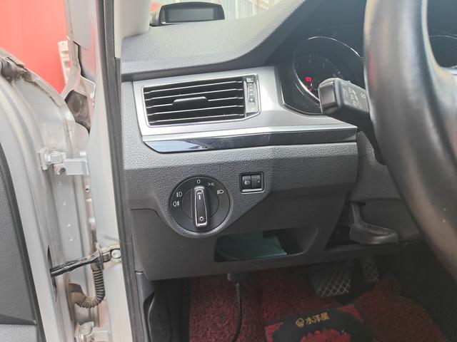 Volkswagen Bora 2016 thumb 11