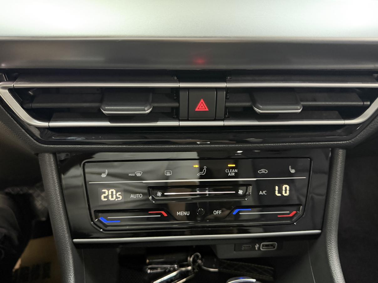 Volkswagen Lavida XR 2023 thumb 5
