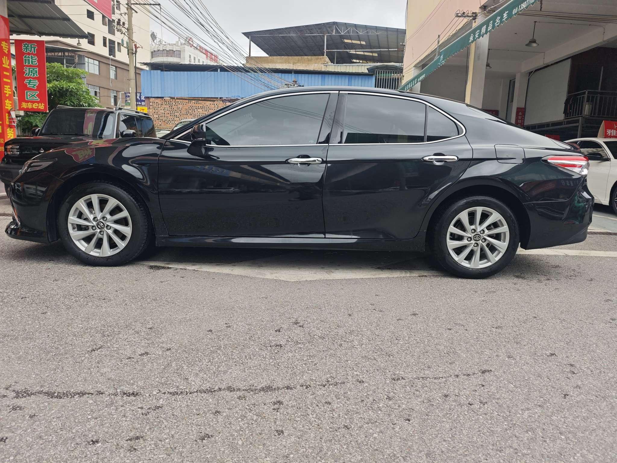 Toyota Camry 2021 thumb 2