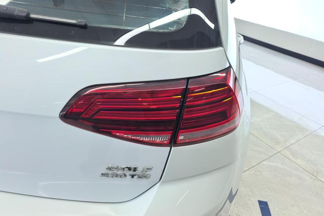 Volkswagen Golf Sportsvan 2018 thumb 3