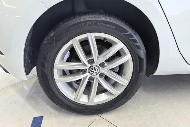 Volkswagen Golf Sportsvan 2018 thumb 5