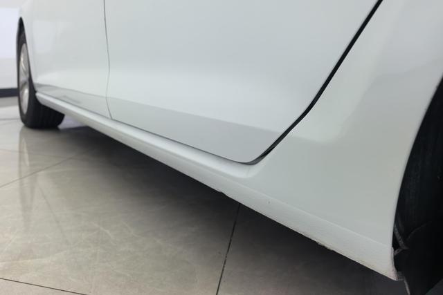 Volkswagen Golf Sportsvan 2018 thumb 9