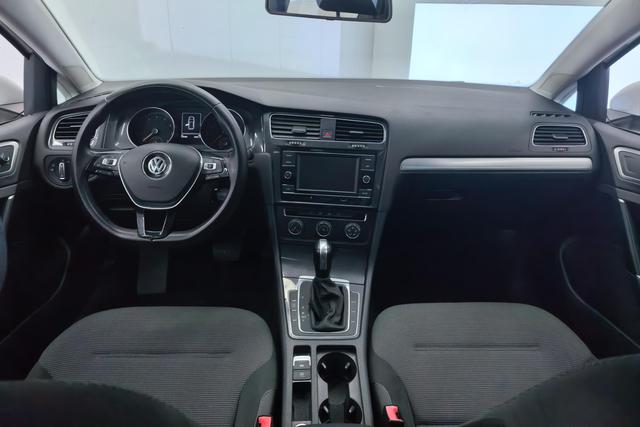 Volkswagen Golf Sportsvan 2018 thumb 11