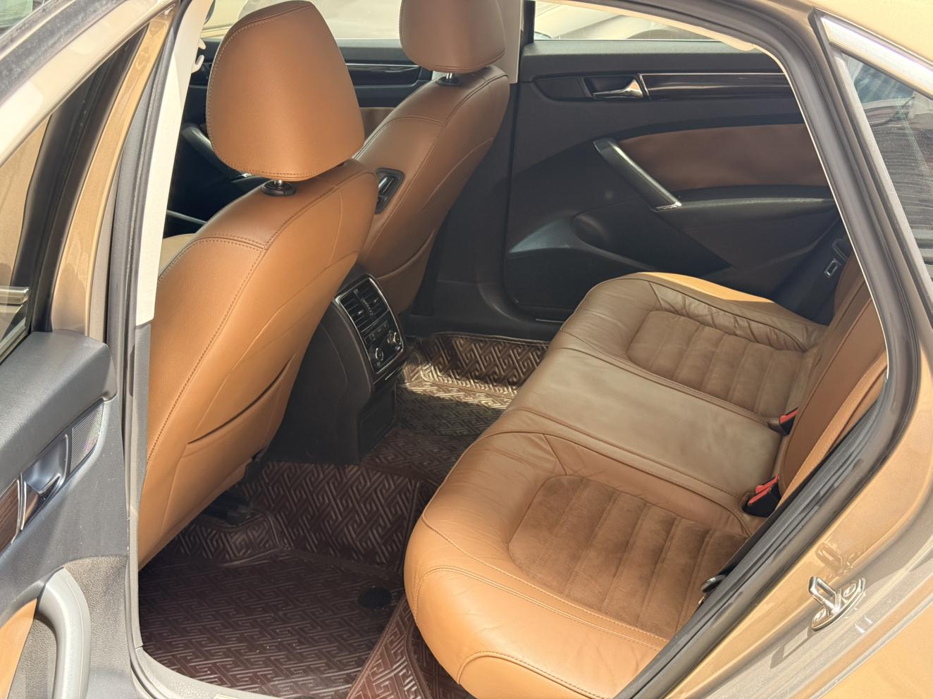 Volkswagen Passat (North America and China) 2015 thumb 7