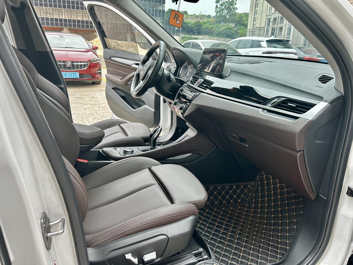 BMW X1 2021 thumb 5