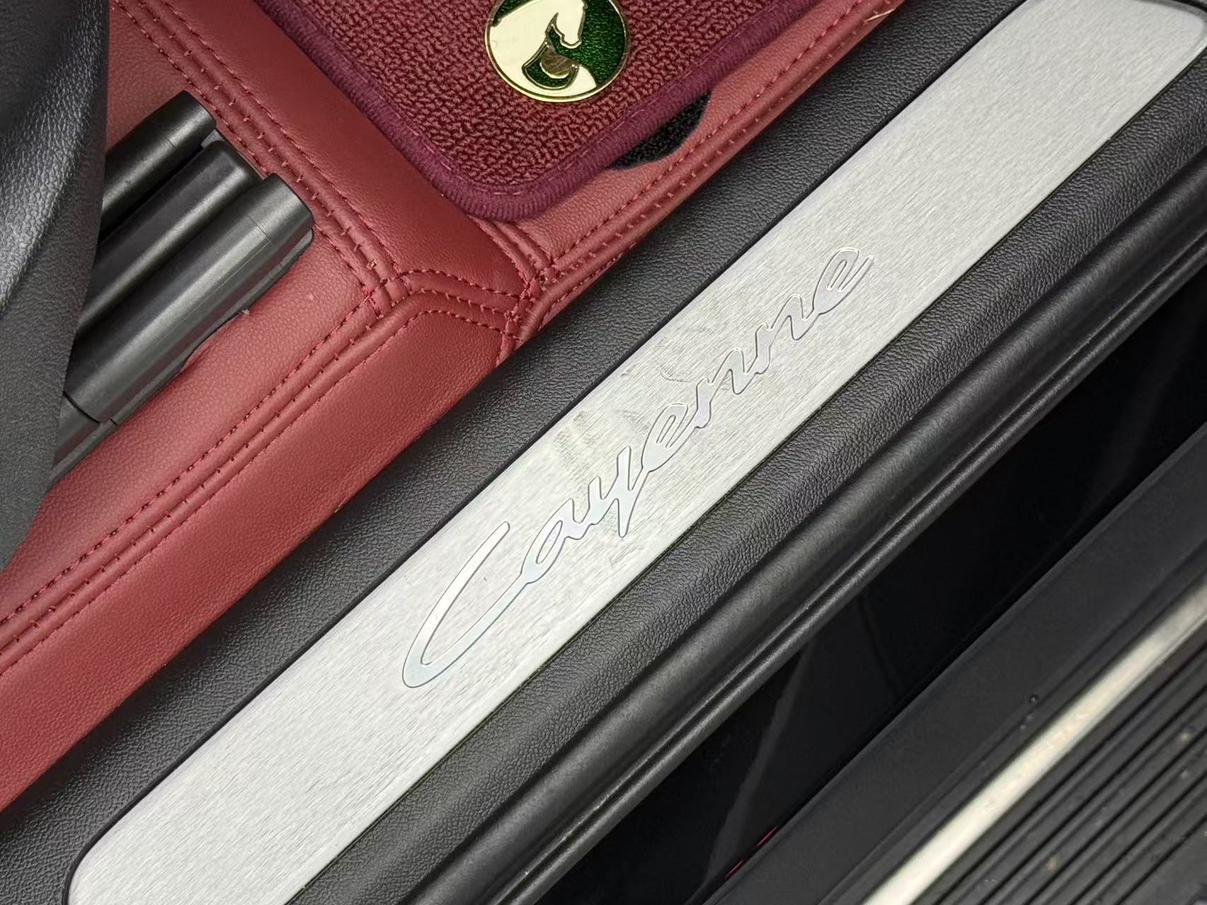 Porsche Cayenne 2024 thumb 4
