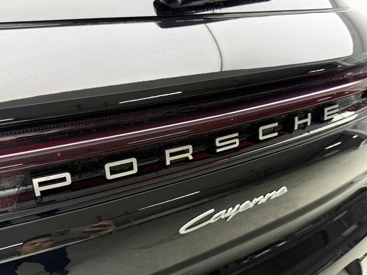 Porsche Cayenne 2024 thumb 5