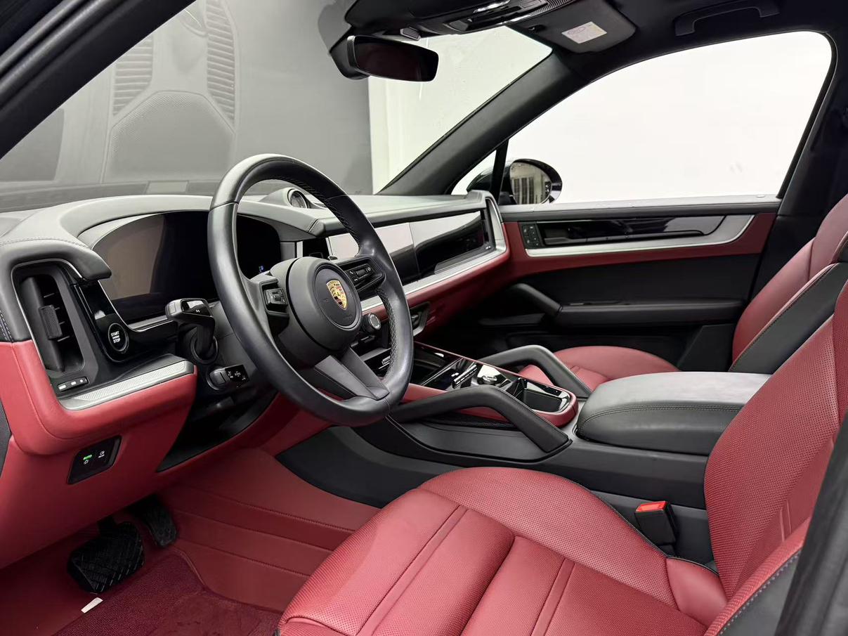 Porsche Cayenne 2024 thumb 8