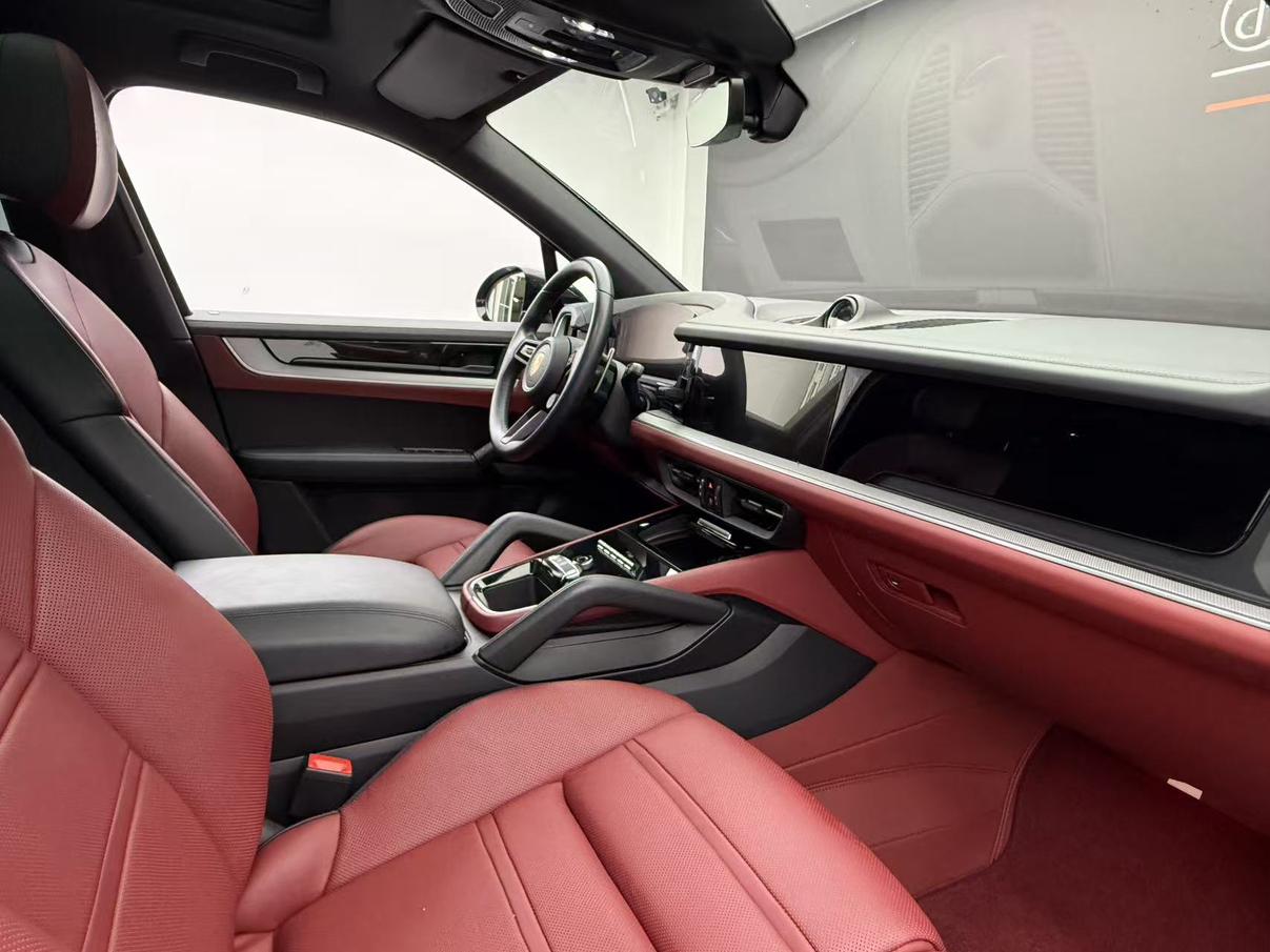 Porsche Cayenne 2024 thumb 9