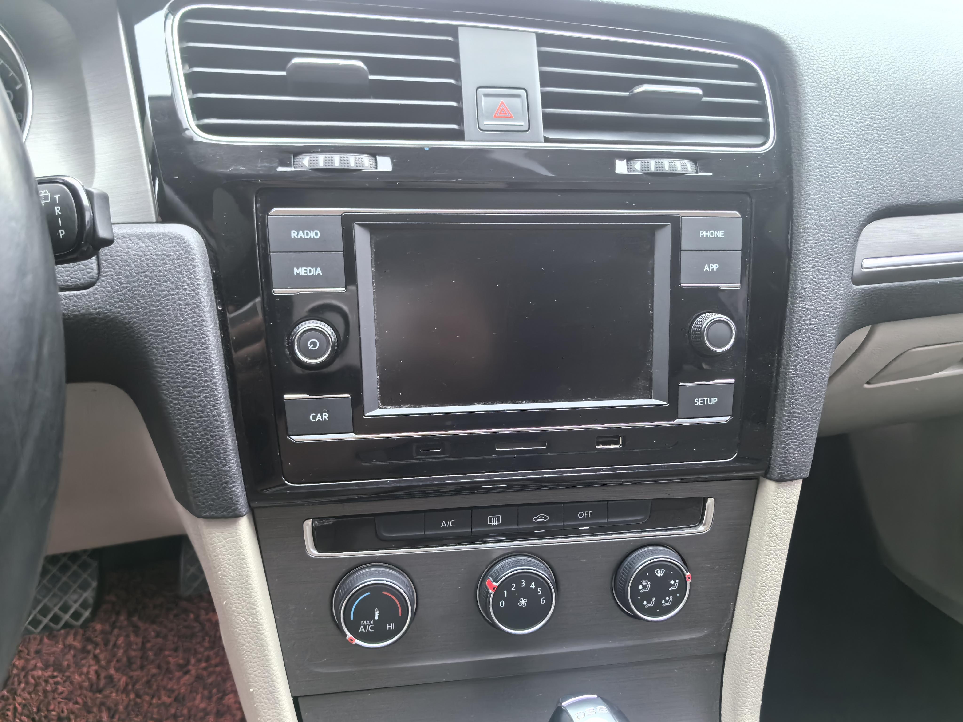 Volkswagen Golf Sportsvan 2014 thumb 4