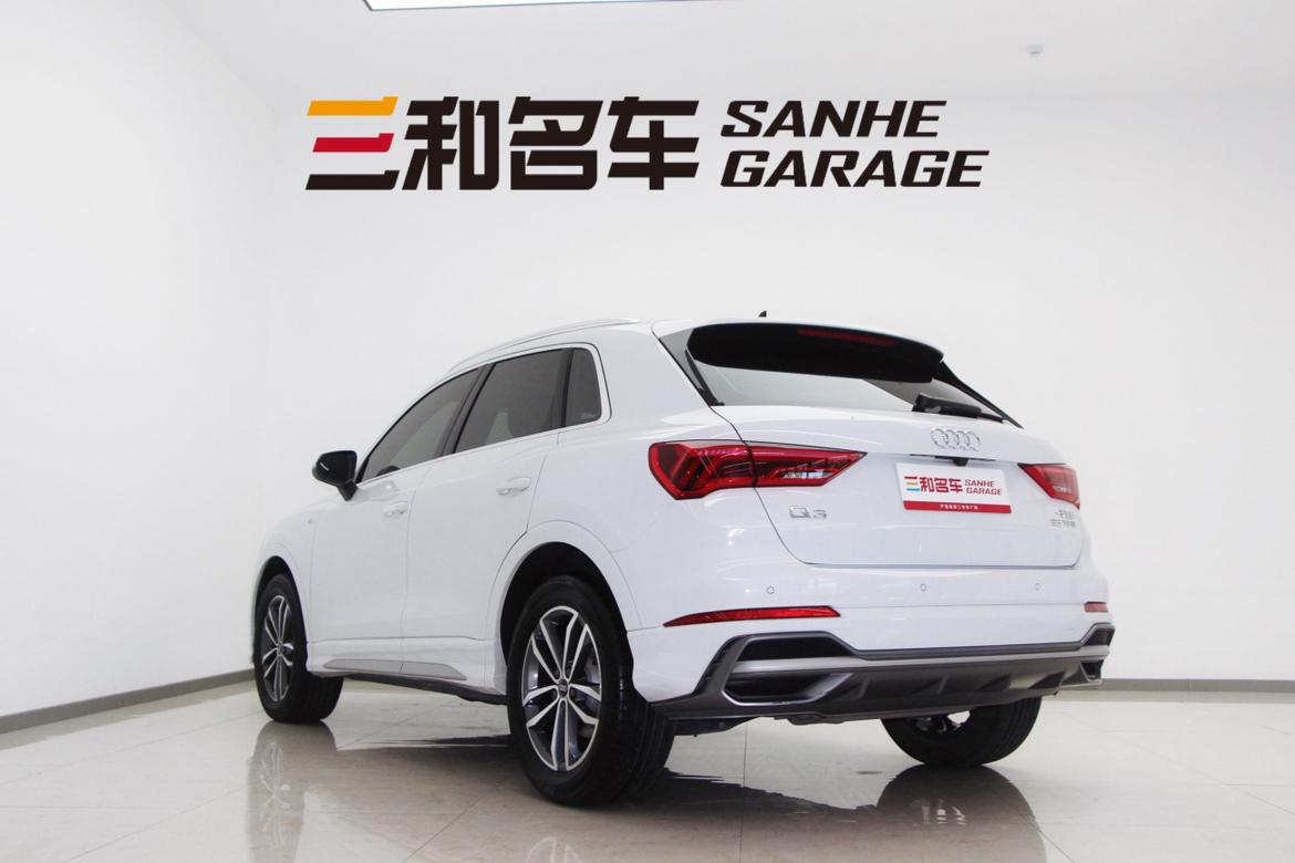 Audi Q3 2022 thumb 2