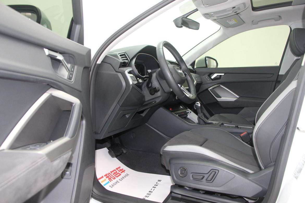 Audi Q3 2022 thumb 10