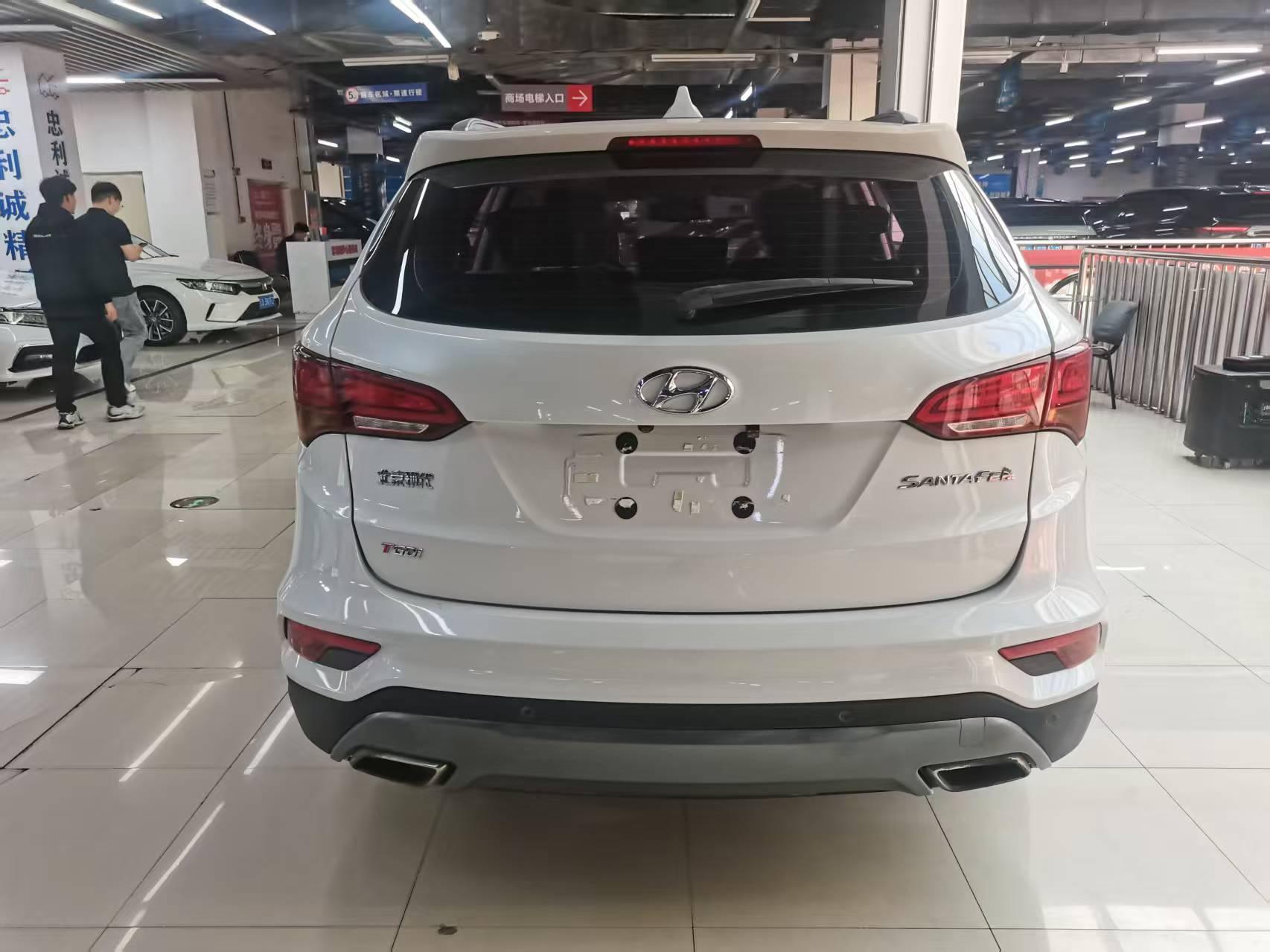 Hyundai Santa Fe 2017 thumb 8