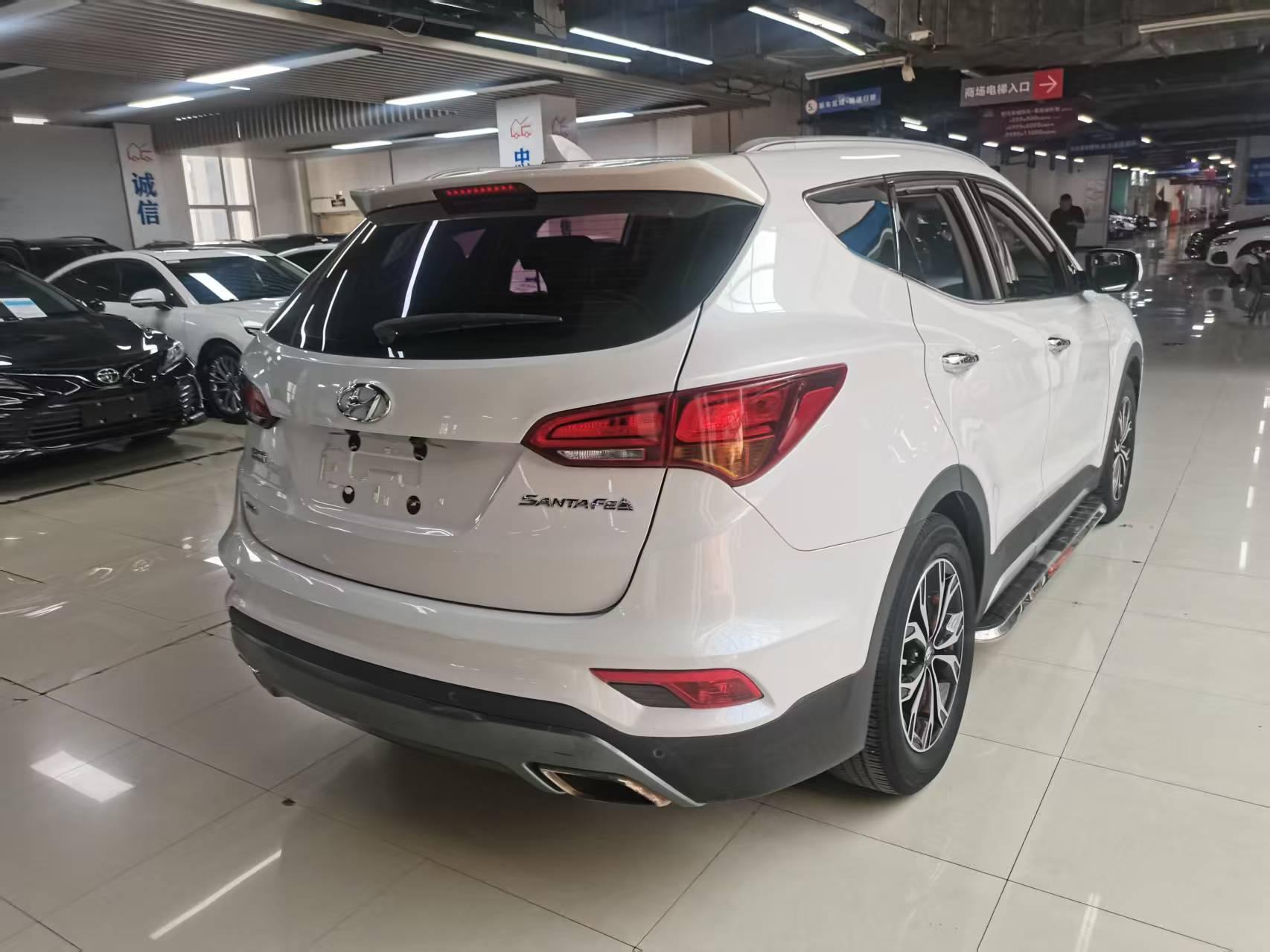 Hyundai Santa Fe 2017 thumb 9