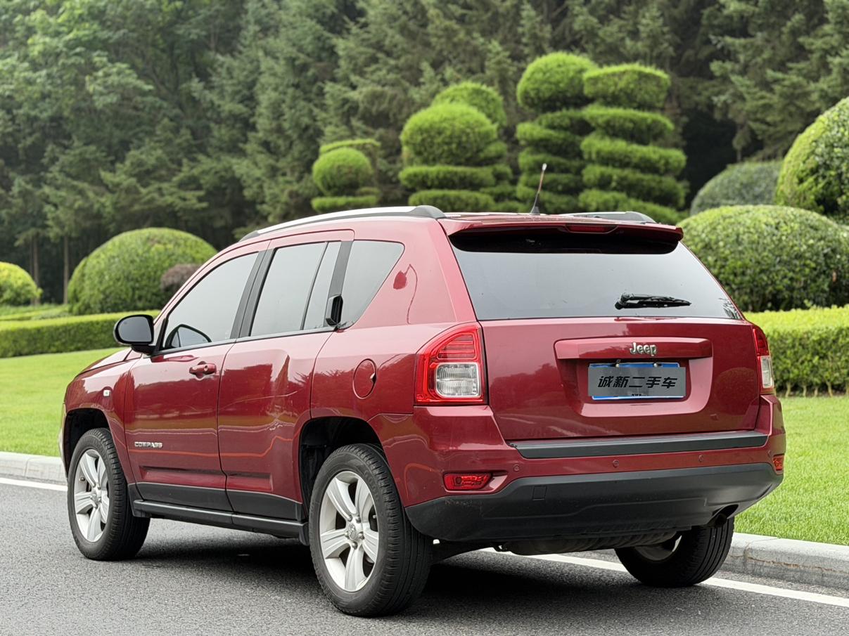 Jeep Zhi Nan Zhe 2013 thumb 3
