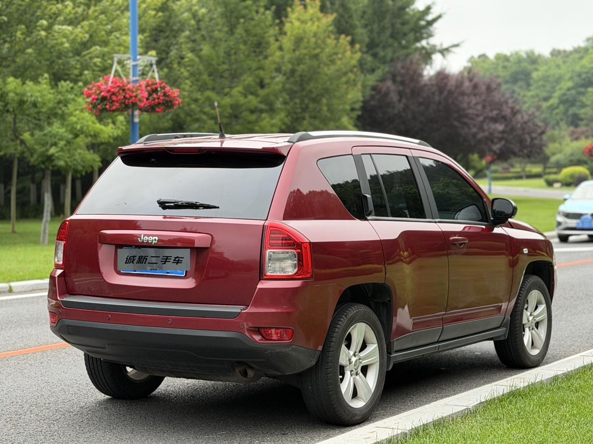 Jeep Zhi Nan Zhe 2013 thumb 5