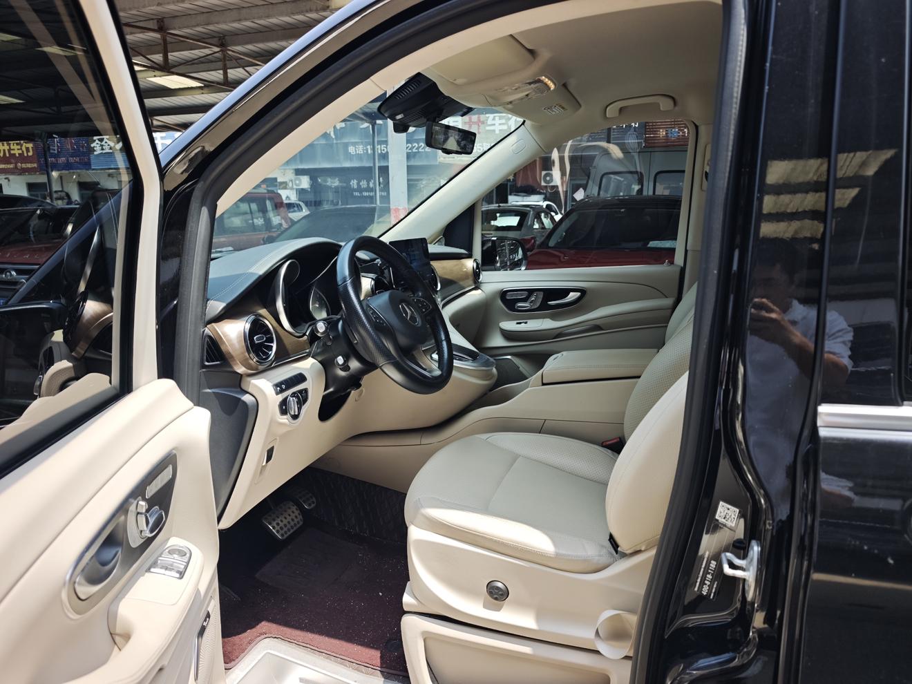 Mercedes-Benz V-Класс 2022 thumb 7