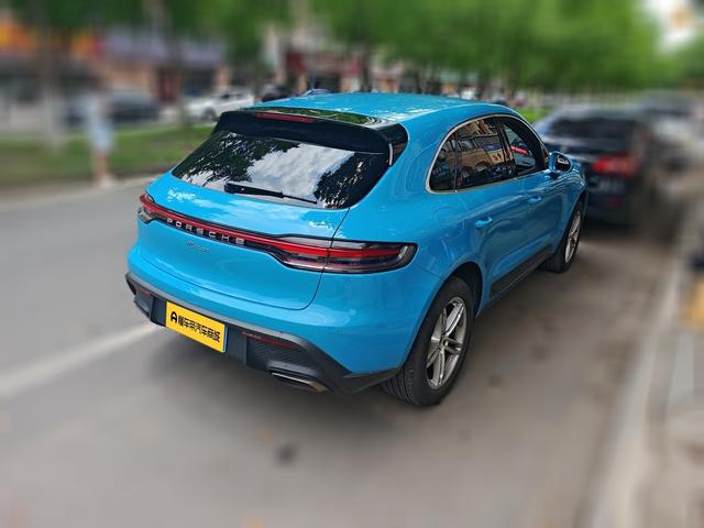 Porsche Macan 2022 thumb 2