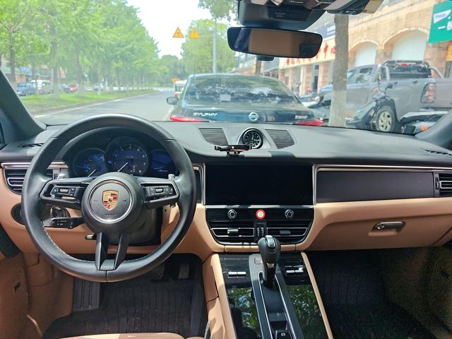 Porsche Macan 2022 thumb 8