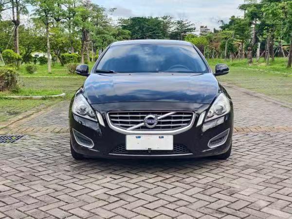 Volvo S60 2013 thumb 6