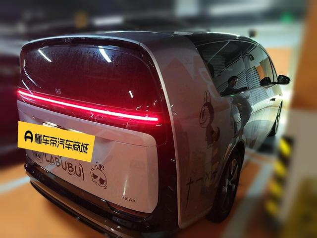 Lixiang (Li Auto) Mega 2024 thumb 2