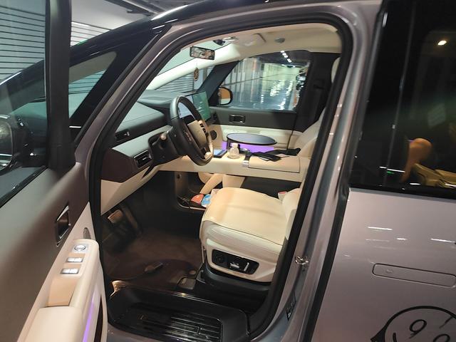 Lixiang (Li Auto) Mega 2024 thumb 5