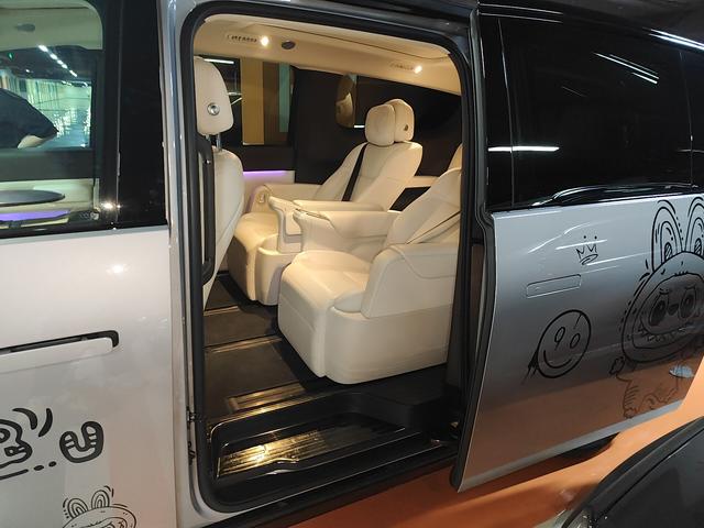 Lixiang (Li Auto) Mega 2024 thumb 7