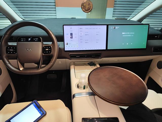 Lixiang (Li Auto) Mega 2024 thumb 8