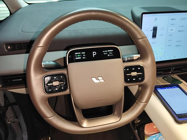 Lixiang (Li Auto) Mega 2024 thumb 9