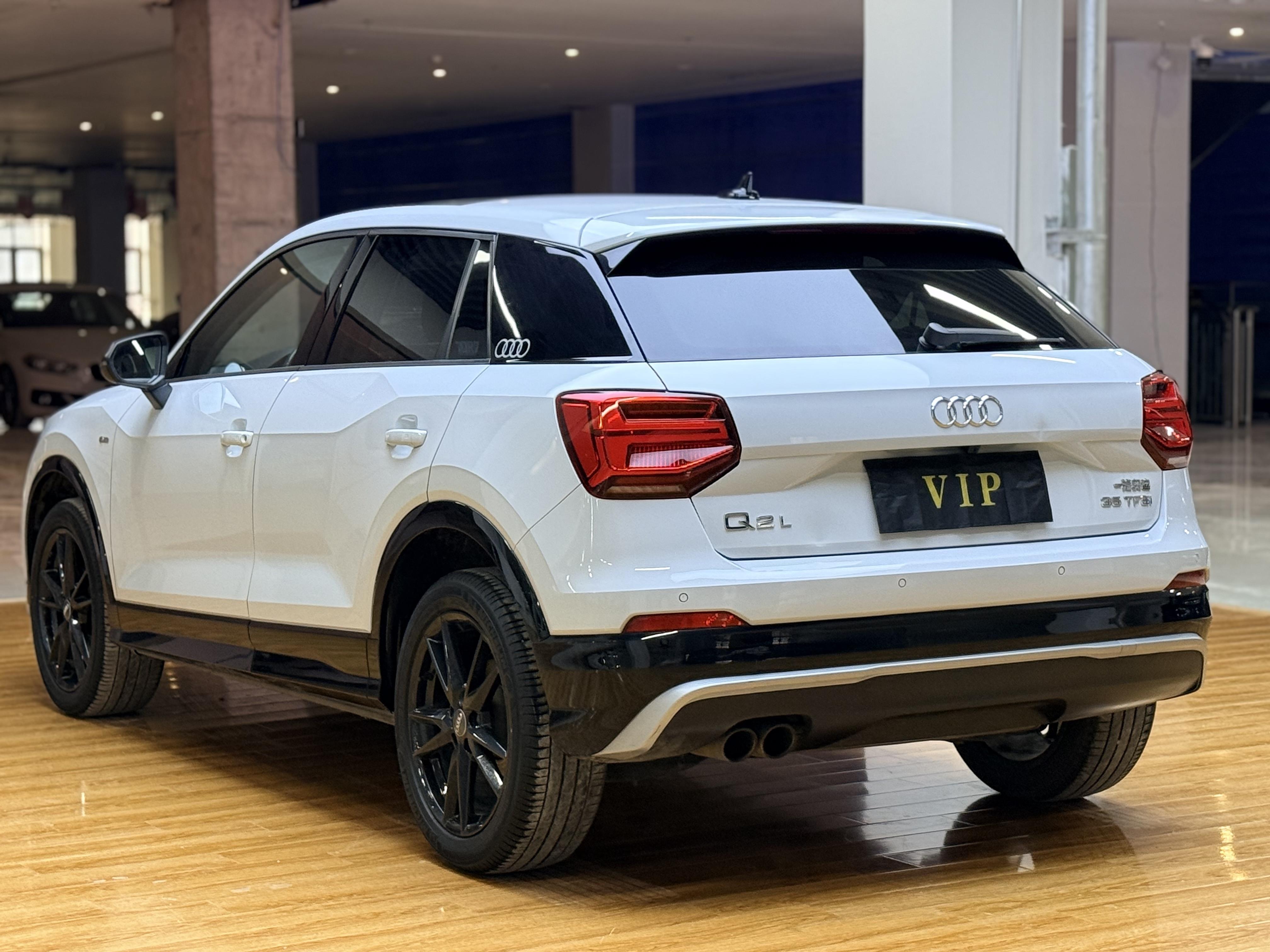 Audi Q2 2018 thumb 11