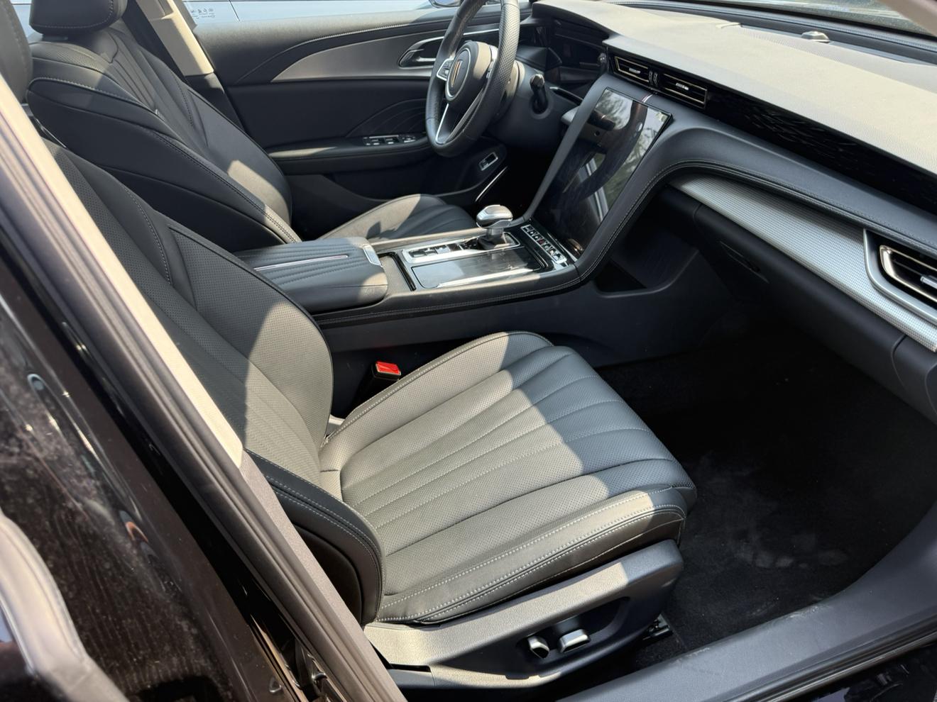 Hongqi H5 2023 thumb 3